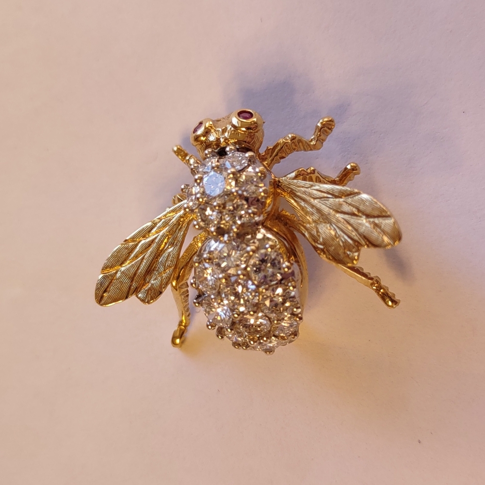 Diamond Bee pin brooch Ruby eyes, 18k yellow gold, Herbert Rosenthal Natural